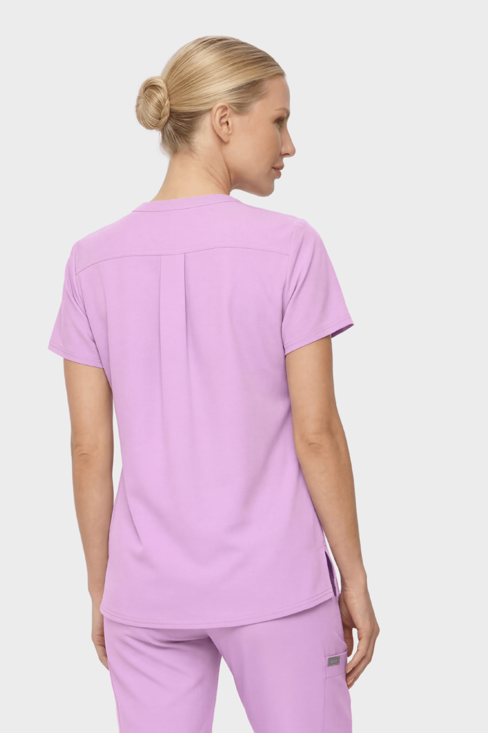 MedCouture Trīs kabatas V veida kakla tunika - Image 12