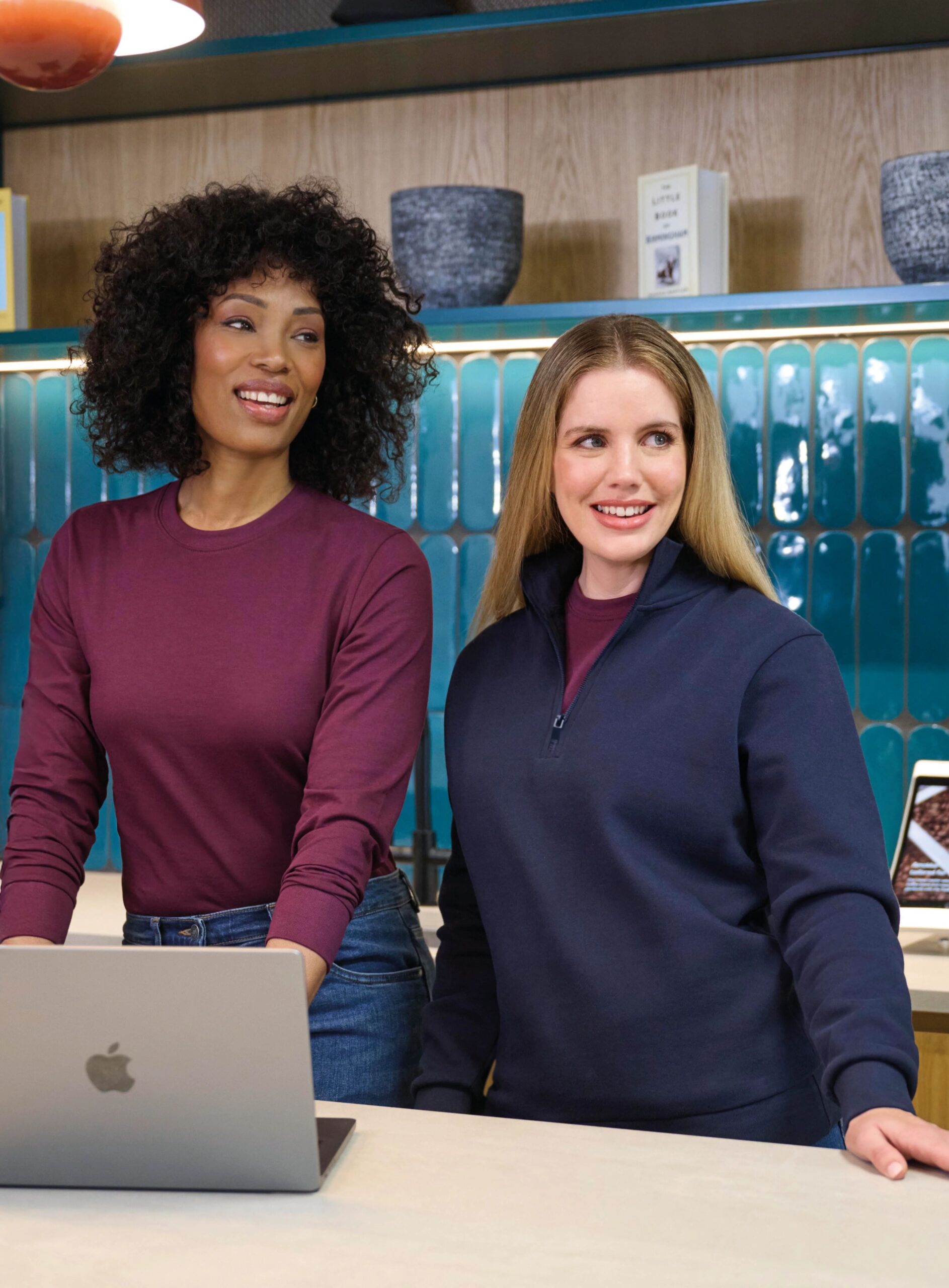 Women's sweatshirt with half zip - Image 6